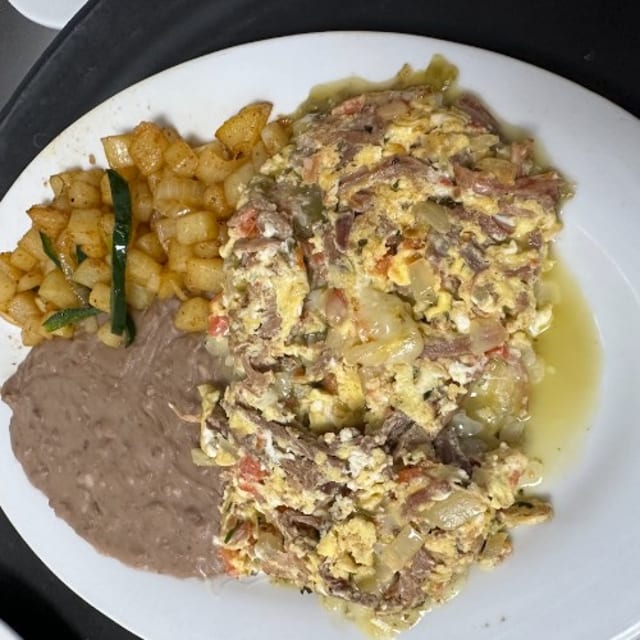 Machacado Con Huevos.